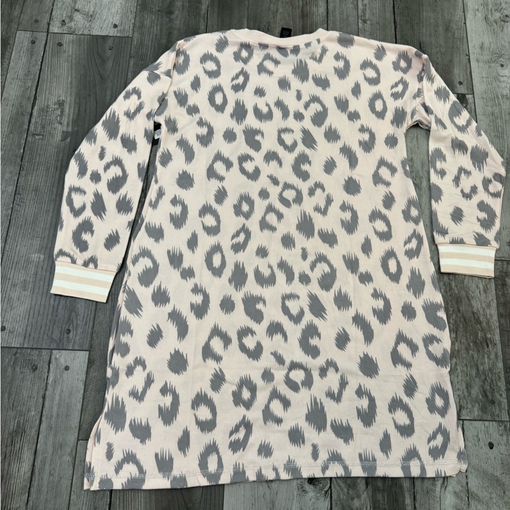 Bebe NEW Women's Sleep Shirt Leopard Pink Gray Medium NWT Lounge - Picture 7 of 7